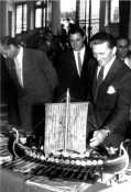Argazki historikoak - KIRK DOUGLAS, 1958