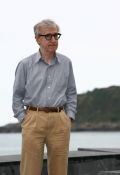 Woody Allen zuzendaria argazkilarien aurrean