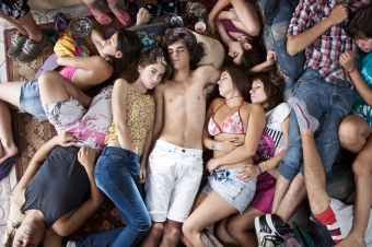 JOVEN Y ALOCADA (YOUNG AND WILD)