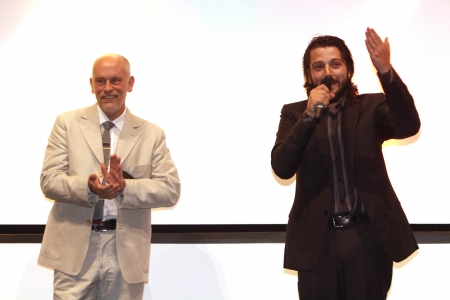 John Malkovich, Diego Luna.