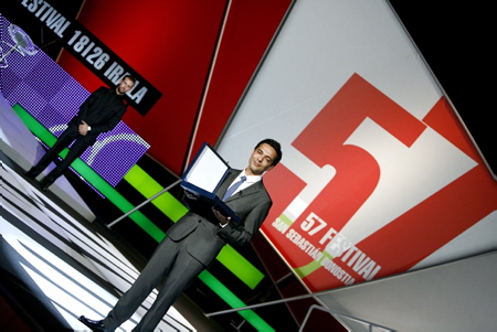 Gonzalo Mir�, Asger Hussain